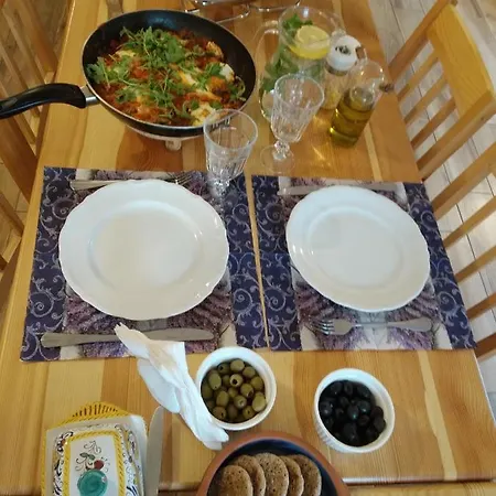 Dom O Niebieskich Okiennicach