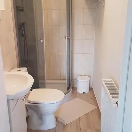 Dom O Niebieskich Okiennicach