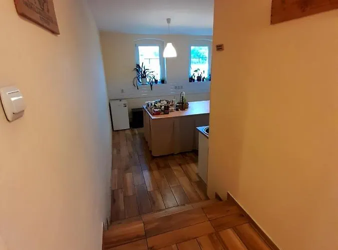 Dom O Niebieskich Okiennicach Gospodarstwo agroturystyczne *