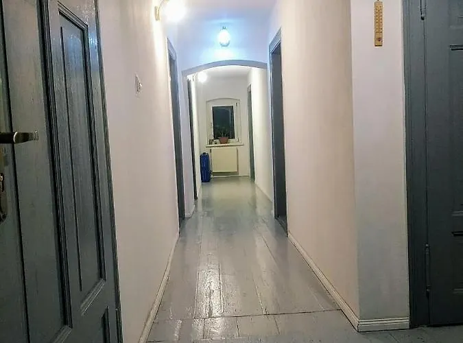 Dom O Niebieskich Okiennicach