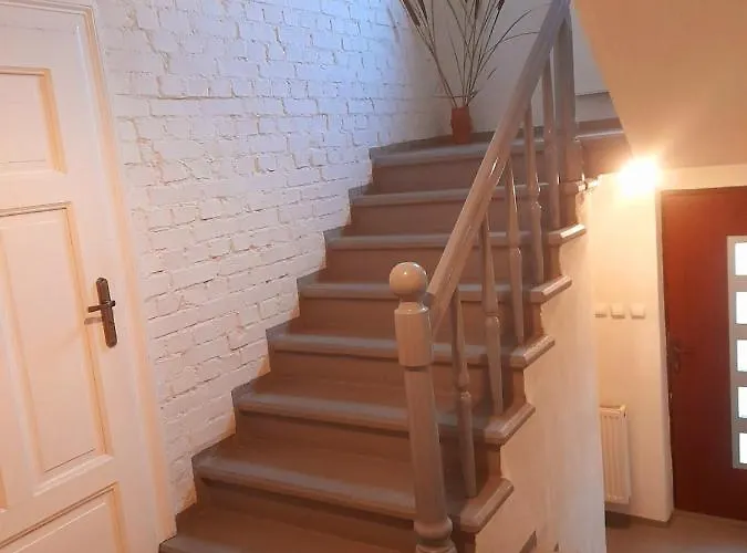 Dom O Niebieskich Okiennicach * Gryfow Slaski