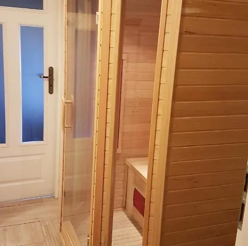 Dom O Niebieskich Okiennicach Farm stay *