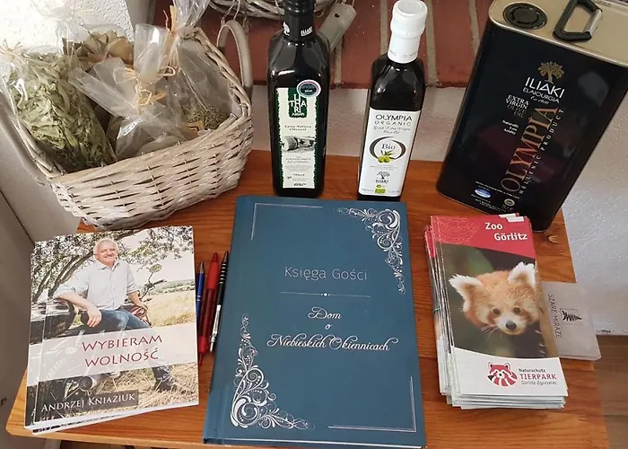 Dom O Niebieskich Okiennicach Farm stay *