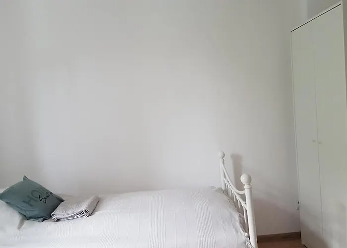 Dom O Niebieskich Okiennicach